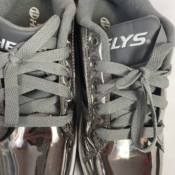 Heelys pewter wheeled sneakers - Picture 5 of 10